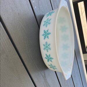 Pyrex White and Teal Snowflake Casserole Dish